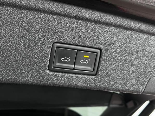 Volkswagen Touareg III с пробегом 2020 года, цена 5 199 000 рублей, 128256 км, внедорожник, Автокод Объявления