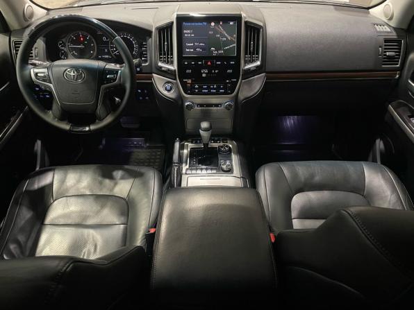 Toyota Land Cruiser 200 Series Рестайлинг 2 с пробегом 2016 года, цена 3 850 000 рублей, 450000 км, внедорожник, Автокод Объявления