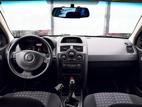 Renault Megane II Рестайлинг с пробегом 2006 года, цена 449 000 рублей, 330059 км, универсал, Автокод Объявления
