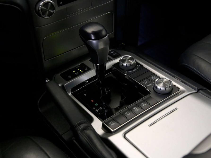 Toyota Land Cruiser 200 Series Рестайлинг 2 Санкт-Петербург  - изображение 21