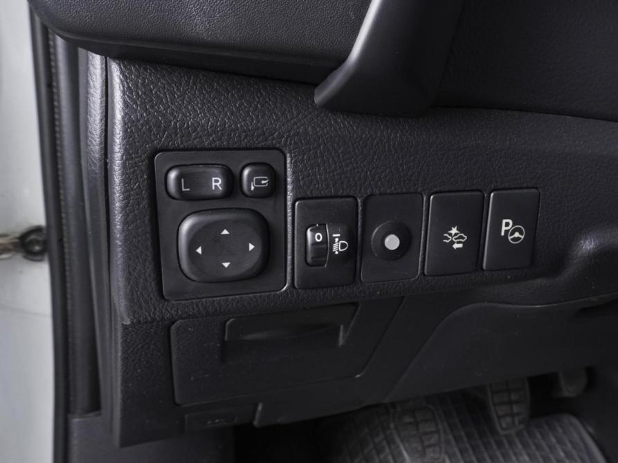 Toyota Auris II Рестайлинг Ростов-на-Дону  - изображение 15