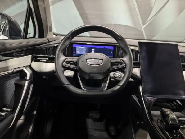 Geely Atlas II с пробегом 2024 года, цена 2 945 000 рублей, 31500 км, внедорожник, Автокод Объявления