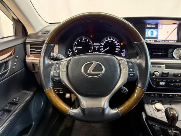 Lexus ES VI с пробегом 2013 года, цена 2 130 000 рублей, 211300 км, седан, Автокод Объявления