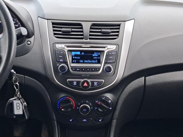 Hyundai Solaris I Рестайлинг с пробегом 2015 года, цена 630 000 рублей, 185530 км, седан, Автокод Объявления