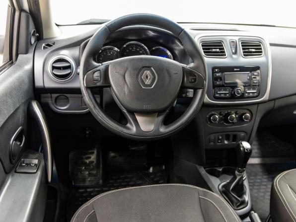 Renault Logan II с пробегом 2018 года, цена 898 000 рублей, 105743 км, седан, Автокод Объявления