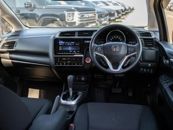 Honda Fit III Рестайлинг с пробегом 2019 года, цена 1 182 000 рублей, 71953 км, хэтчбек, Автокод Объявления