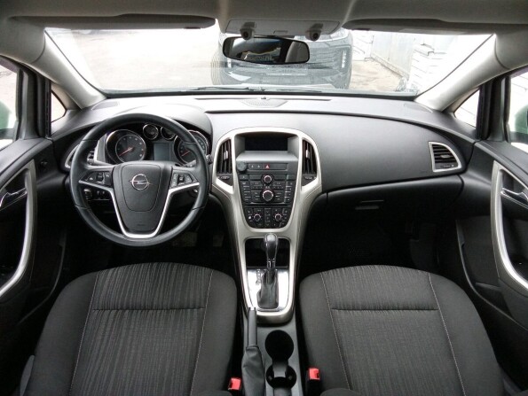 Opel Astra J с пробегом 2010 года, цена 690 000 рублей, 193299 км, хэтчбек, Автокод Объявления