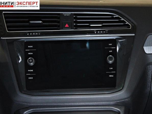 Volkswagen Tiguan II Рестайлинг с пробегом 2021 года, цена 3 057 000 рублей, 36810 км, внедорожник, Автокод Объявления