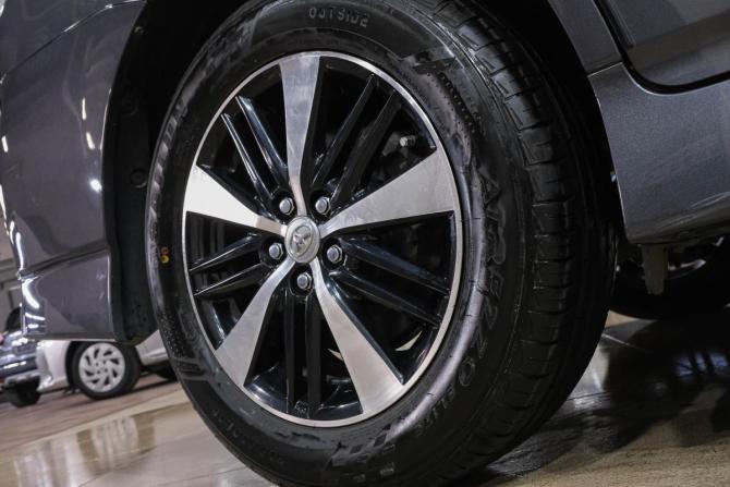 Toyota Wish II Рестайлинг с пробегом 2014 года, цена 1 699 000 рублей, 84000 км, минивэн, Автокод Объявления