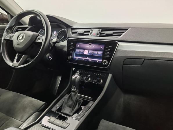 Skoda Superb III с пробегом 2017 года, цена 1 975 000 рублей, 159021 км, лифтбек, Автокод Объявления