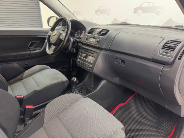 Skoda Fabia II Рестайлинг с пробегом 2011 года, цена 879 000 рублей, 190024 км, хэтчбек, Автокод Объявления
