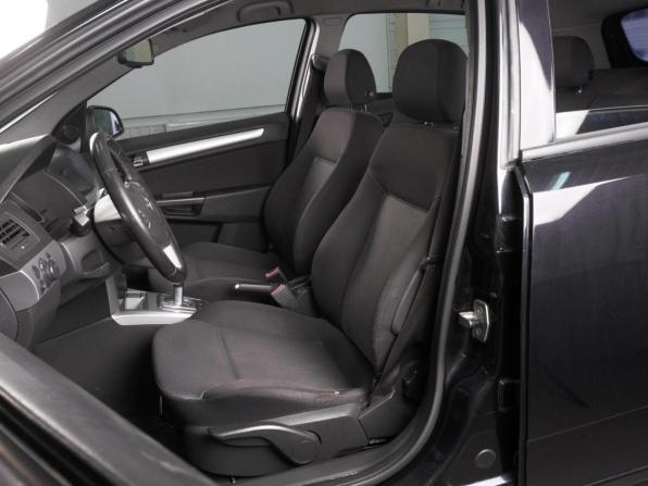 Opel Astra H Рестайлинг с пробегом 2011 года, цена 539 000 рублей, 252100 км, хэтчбек, Автокод Объявления