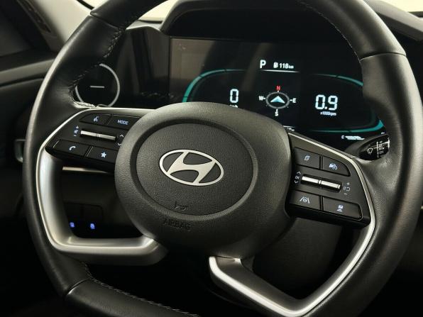 Hyundai Elantra VII (CN7) Рестайлинг с пробегом 2024 года, цена 2 230 000 рублей, 28770 км, седан, Автокод Объявления