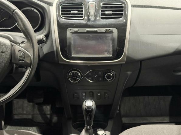 Renault Sandero II с пробегом 2018 года, цена 1 103 421 рубль, 62600 км, хэтчбек, Автокод Объявления
