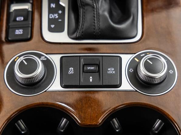 Volkswagen Touareg II Рестайлинг с пробегом 2015 года, цена 3 098 000 рублей, 142352 км, внедорожник, Автокод Объявления