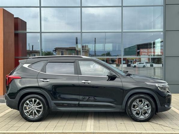 Kia Seltos I Рестайлинг с пробегом 2023 года, цена 2 230 000 рублей, 33431 км, внедорожник, Автокод Объявления