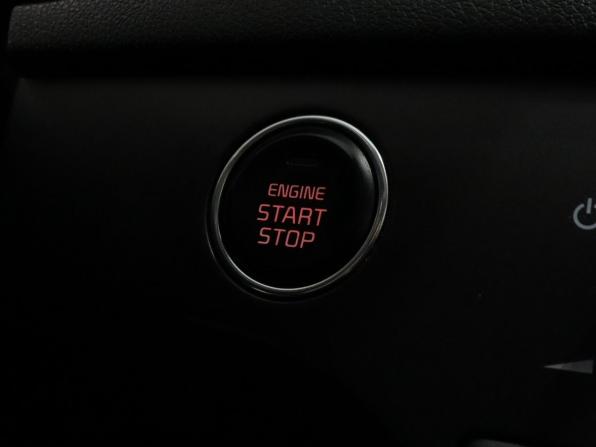 Kia Sportage IV Рестайлинг с пробегом 2021 года, цена 2 685 000 рублей, 84000 км, внедорожник, Автокод Объявления