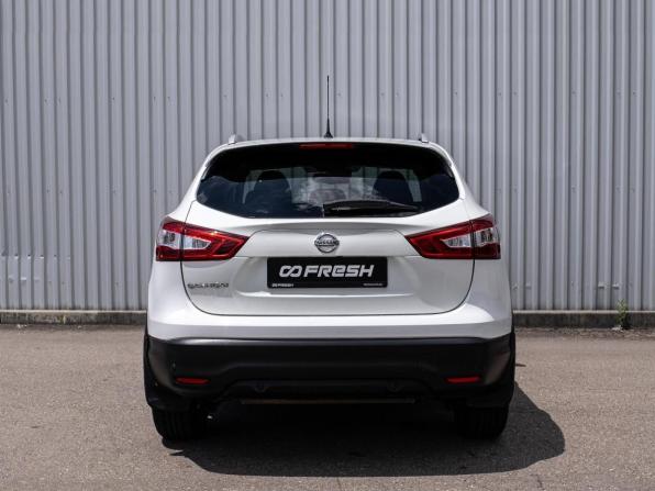 Nissan Qashqai II с пробегом 2015 года, цена 1 675 000 рублей, 119717 км, внедорожник, Автокод Объявления