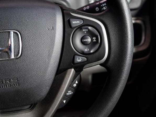Honda Stepwgn V с пробегом 2015 года, цена 1 850 000 рублей, 102000 км, минивэн, Автокод Объявления