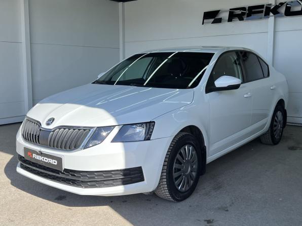 Skoda Octavia III (A7) Рестайлинг с пробегом 2017 года, цена 1 530 000 рублей, 126271 км, лифтбек, Автокод Объявления