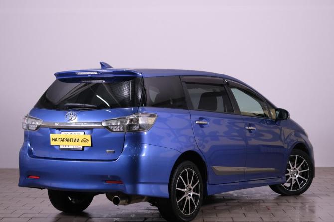 Toyota Wish II Рестайлинг с пробегом 2012 года, цена 1 519 000 рублей, 109360 км, минивэн, Автокод Объявления