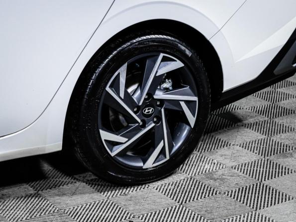 Hyundai Elantra VII (CN7) Рестайлинг с пробегом 2023 года, цена 2 110 000 рублей, 26653 км, седан, Автокод Объявления