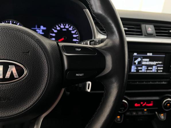 Kia Rio IV Рестайлинг с пробегом 2021 года, цена 1 600 000 рублей, 54726 км, хэтчбек, Автокод Объявления