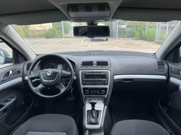 Skoda Octavia II (A5) Рестайлинг с пробегом 2011 года, цена 730 000 рублей, 195000 км, лифтбек, Автокод Объявления