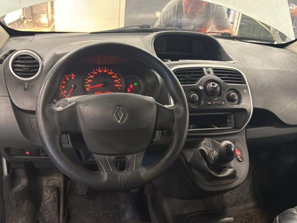 Renault Kangoo II Рестайлинг с пробегом 2013 года, цена 499 000 рублей, 388705 км, фургон, Автокод Объявления