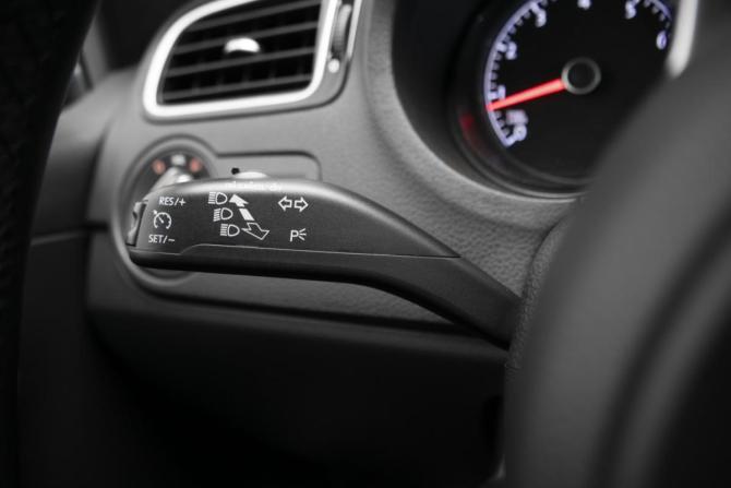 Volkswagen Polo V Рестайлинг с пробегом 2019 года, цена 1 350 000 рублей, 120356 км, седан, Автокод Объявления
