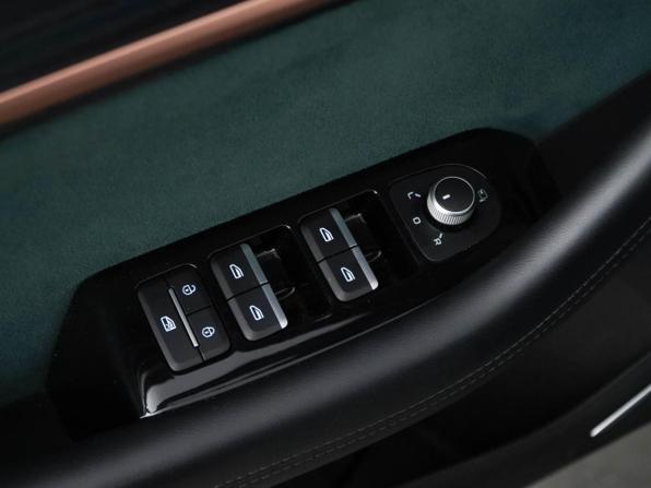 Geely Monjaro I с пробегом 2023 года, цена 3 049 977 рублей, 62724 км, внедорожник, Автокод Объявления