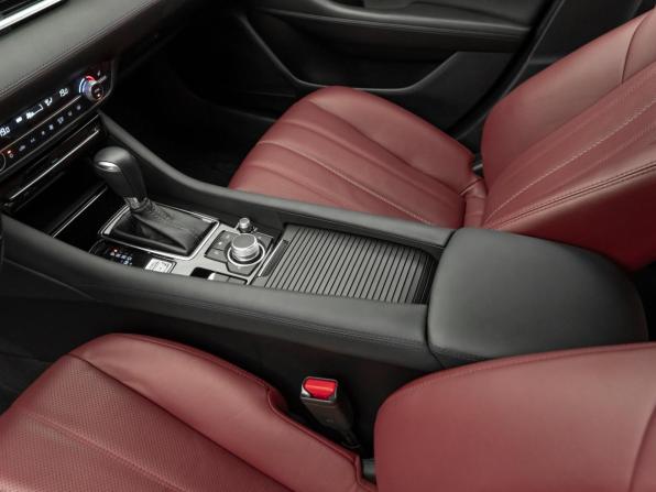 Mazda 6 III (GJ) Рестайлинг 2 с пробегом 2021 года, цена 3 080 000 рублей, 46258 км, седан, Автокод Объявления