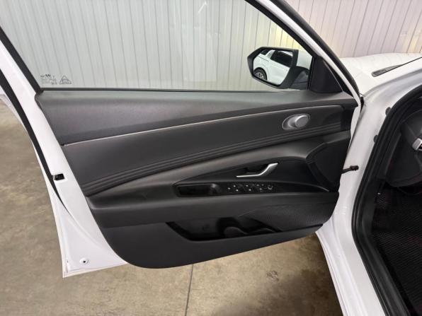 Hyundai Elantra VII (CN7) с пробегом 2021 года, цена 1 947 000 рублей, 129913 км, седан, Автокод Объявления