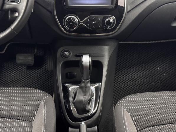 Renault Kaptur I с пробегом 2018 года, цена 1 369 000 рублей, 147023 км, внедорожник, Автокод Объявления