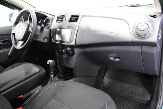 Renault Sandero II с пробегом 2017 года, цена 959 000 рублей, 135298 км, хэтчбек, Автокод Объявления
