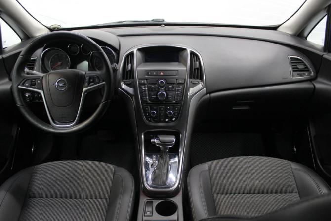 Opel Astra J с пробегом 2010 года, цена 629 000 рублей, 172852 км, хэтчбек, Автокод Объявления