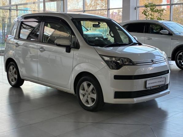 Toyota Spade с пробегом 2016 года, цена 899 000 рублей, 120371 км, минивэн, Автокод Объявления