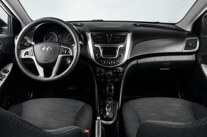 Hyundai Solaris I Рестайлинг с пробегом 2015 года, цена 1 169 000 рублей, 130000 км, седан, Автокод Объявления