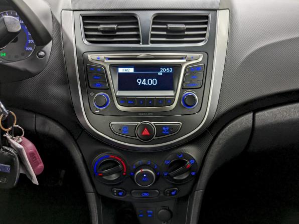 Hyundai Solaris I Рестайлинг с пробегом 2015 года, цена 1 090 000 рублей, 68850 км, хэтчбек, Автокод Объявления