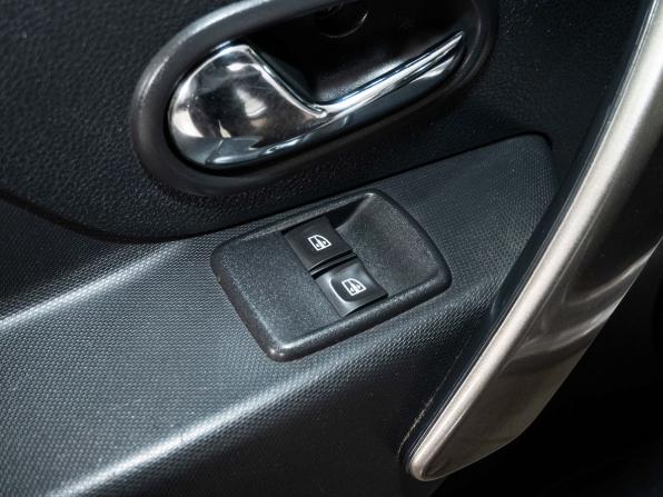 Renault Sandero II с пробегом 2016 года, цена 955 000 рублей, 84800 км, хэтчбек, Автокод Объявления