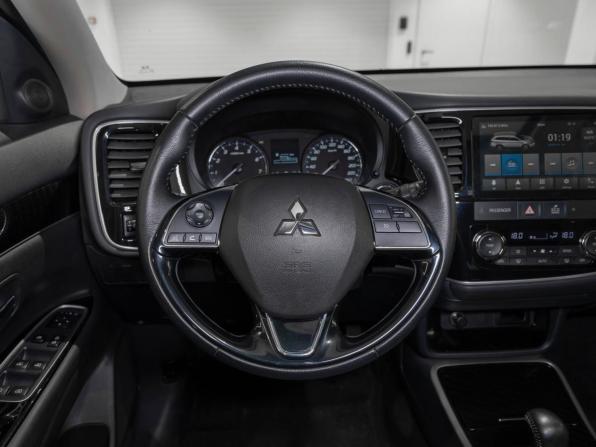 Mitsubishi Outlander III Рестайлинг 3 с пробегом 2022 года, цена 2 650 000 рублей, 11399 км, внедорожник, Автокод Объявления