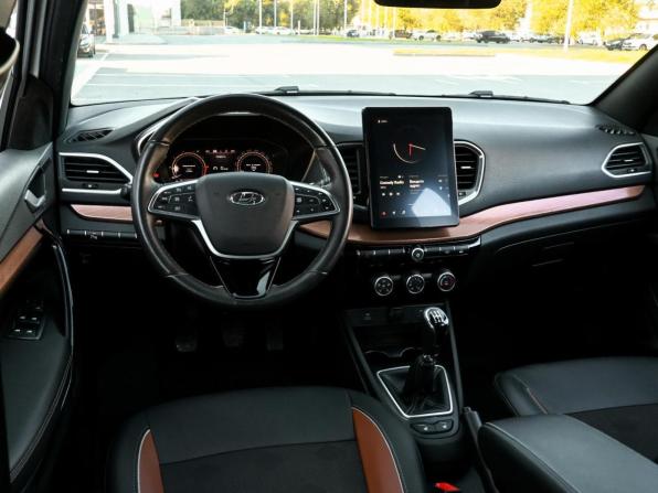 Lada (ВАЗ) Vesta I Рестайлинг (NG) с пробегом 2023 года, цена 1 389 000 рублей, 58476 км, седан, Автокод Объявления