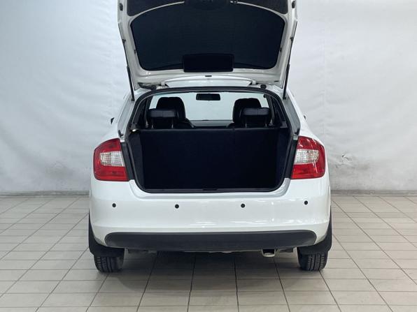 Skoda Rapid I с пробегом 2015 года, цена 925 000 рублей, 168053 км, лифтбек, Автокод Объявления