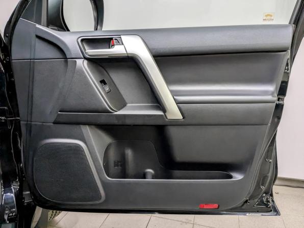 Toyota Land Cruiser Prado 150 Series Рестайлинг 2 с пробегом 2022 года, цена 7 300 000 рублей, 68165 км, внедорожник, Автокод Объявления
