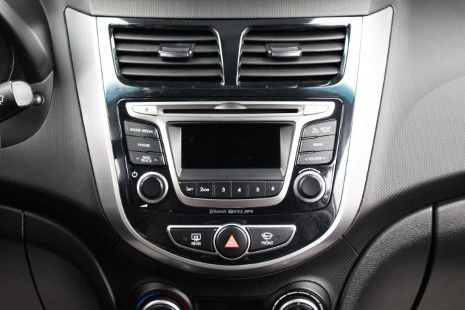 Hyundai Solaris I Рестайлинг с пробегом 2016 года, цена 1 009 000 рублей, 66305 км, седан, Автокод Объявления