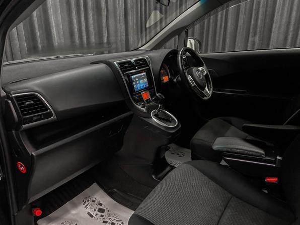 Toyota Ractis II с пробегом 2014 года, цена 820 000 рублей, 212000 км, хэтчбек, Автокод Объявления