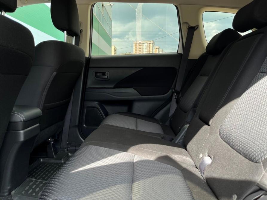 Mitsubishi Outlander III Рестайлинг 3 Санкт-Петербург  - изображение 9
