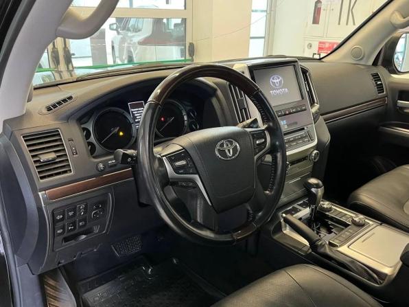 Toyota Land Cruiser 200 Series Рестайлинг 2 с пробегом 2019 года, цена 7 980 000 рублей, 57226 км, внедорожник, Автокод Объявления