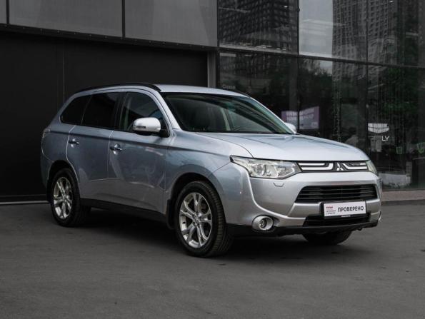 Mitsubishi Outlander III с пробегом 2012 года, цена 1 000 000 рублей, 306559 км, внедорожник, Автокод Объявления