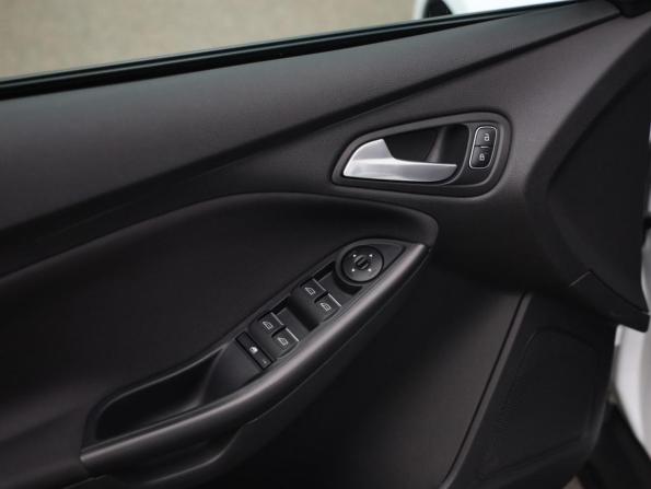 Ford Focus III Рестайлинг с пробегом 2018 года, цена 1 239 000 рублей, 62033 км, седан, Автокод Объявления